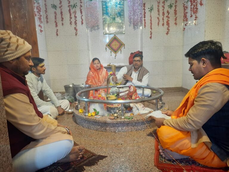 शिव मंदिर का चतुर्थ वार्षिकोत्सव हर्षोल्लास के साथ मनाया