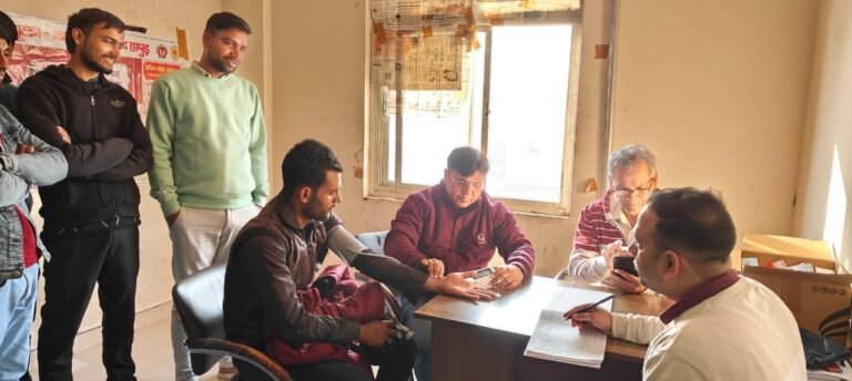 टोल कर्मियों के स्वास्थ्य की जांच के लिए स्वास्थ्य शिविर आयोजित किया
