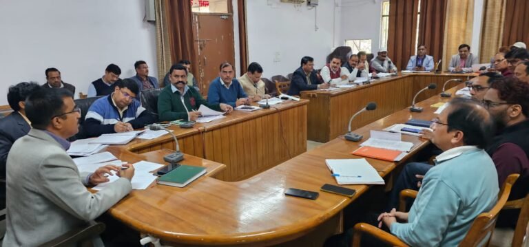 उप गन्ना आयुक्त की अध्यक्षता में किया गया समीक्षा बैठक का आयोजन
