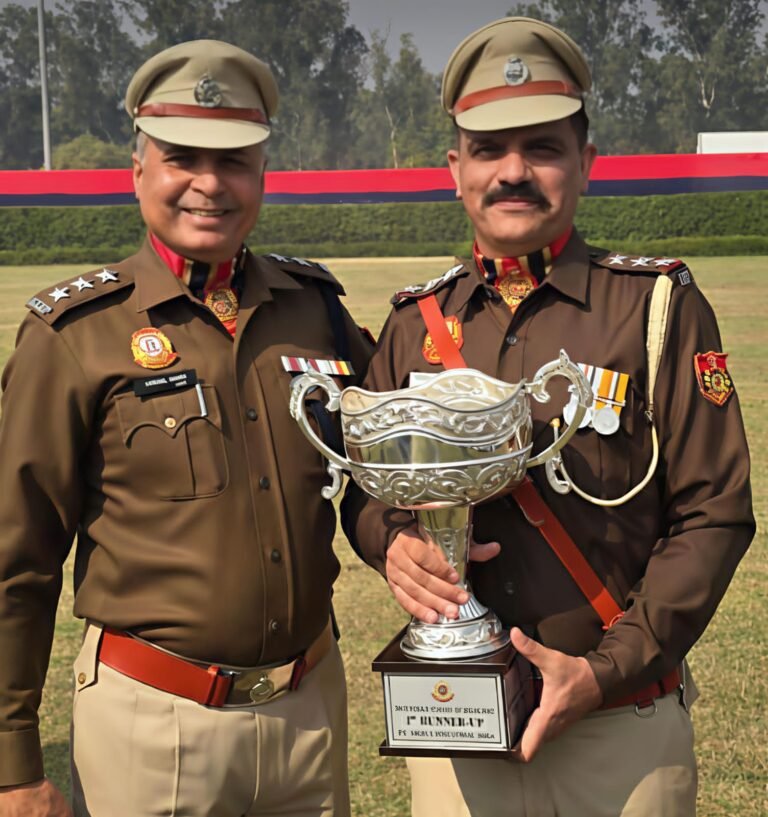 SHO जामिया मस्जिद थाना आदर्श प्रकाश जी एक मेहनती और सक्रिय व्यक्ति हैं: हाजी आदम कुरैशी