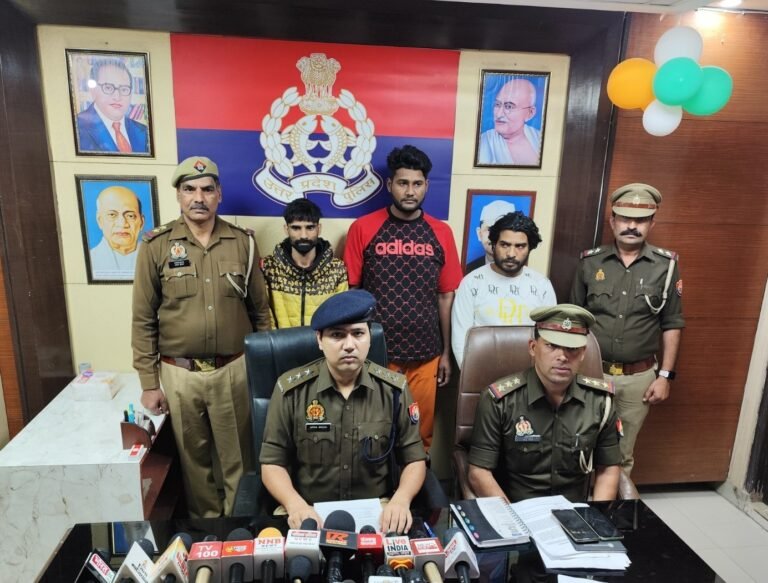 वाहनों से बैट्री चोरी करने वाले तीन गिरफ्तार