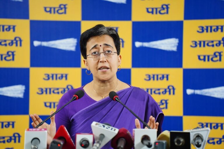 आम आदमी पार्टी उम्मीद करती है कि भाजपा अपने वादे के अनुसार 8 मार्च को महिलाओं के खाते में 2,500 रुपए की सम्मान राशि डाल देगी – आतिशी