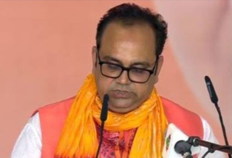 50 फीसदी सीएनजी बसों को हटाया गया