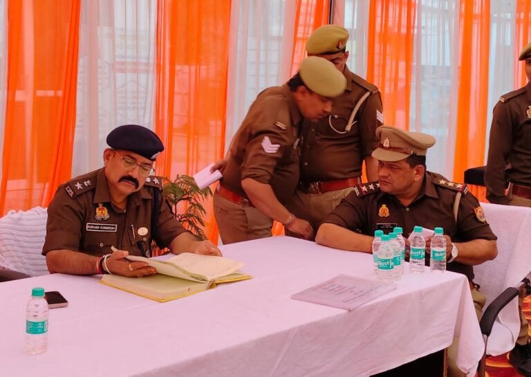 एसपी कुवंर ज्ञानंजय सिंह ने किया धौलाना थाने का किया औचक निरीक्षण संबंधितों को आवश्यक दिशा-निर्देश दिए।
