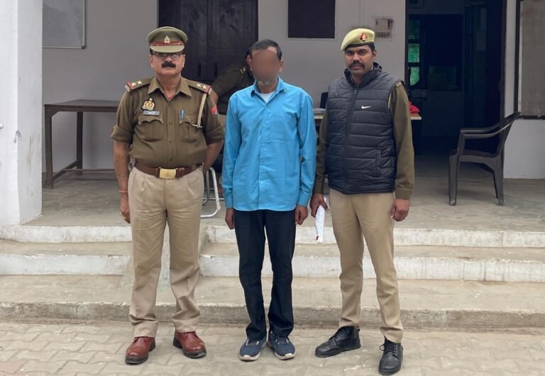 नरसैना पुलिस ने 09 वर्ष से फरार अपराधी को अवैध असलहा कारतूस सहित किया गिरफ्तार