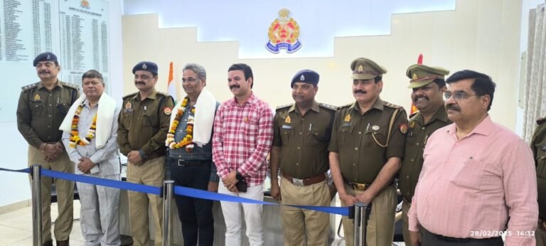 सेवानिवृत्त पुलिसकर्मियों के सम्मान में किया गया विदाई समारोह का आयोजन