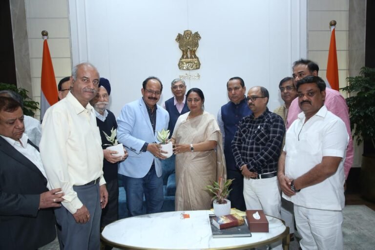 दिल्ली मैन्युफैक्चरर्स एसोसिएशन के नेतृत्व में मुख्यमंत्री रेखा गुप्ता से मुलाकात