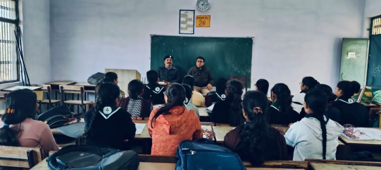 एस0 एस0 वी0 उच्चतर महाविद्यालय में लगाया गया जागरूकता शिविर