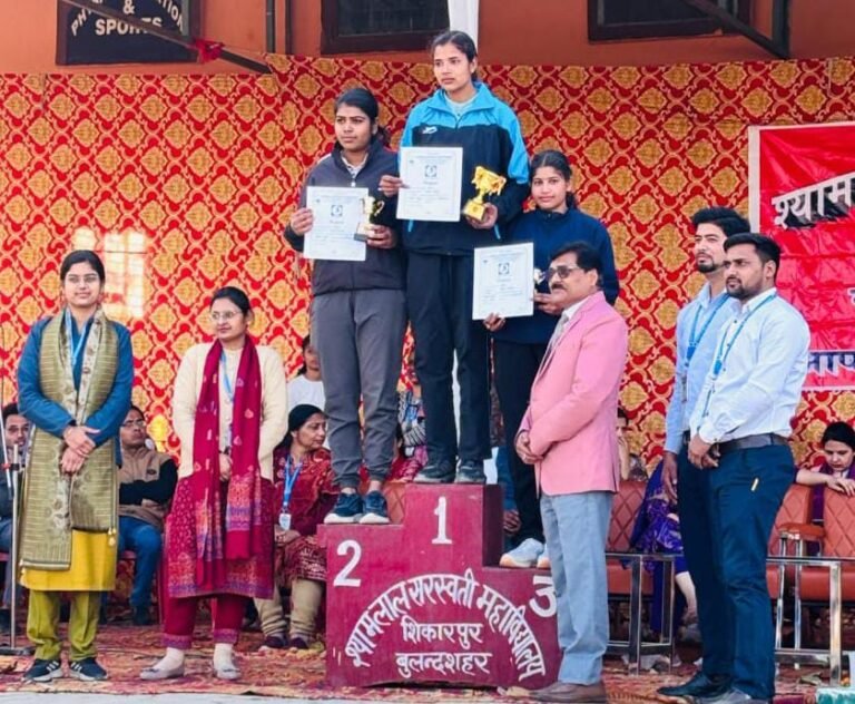 हैमर थ्रो में प्रथम रही रिंकी प्रधानाचार्य ने किया उत्साह वर्धन