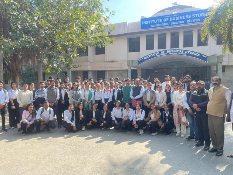 एमबीए छात्रों का औद्योगिक भ्रमण याकुल्ट डैनोन, सोनीपत, हरियाणा में संपन्न