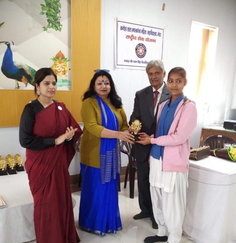 सात दिवसीय विशेष शिविर के समापन समारोह का आयोजन
