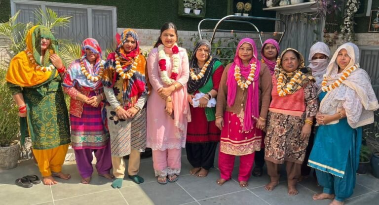 महिला दिवस पर किया महिलाओं का सम्मान