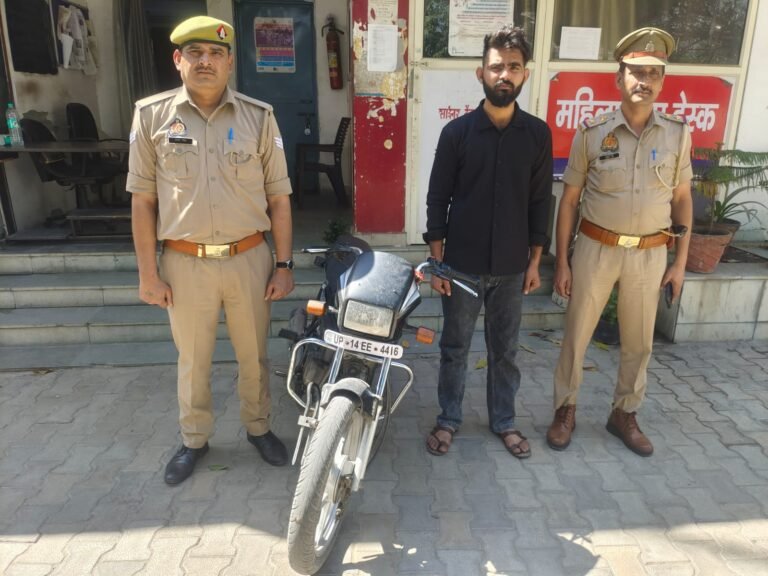 पुलिस ने दोपहिया वाहन चोर को किया गिरफ्तार, चोरी की मोटरसाइकिल बरामद