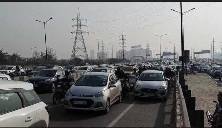 गाजीपुर में युवक की गोली मारकर हत्या, NH-24 पर हंगामा