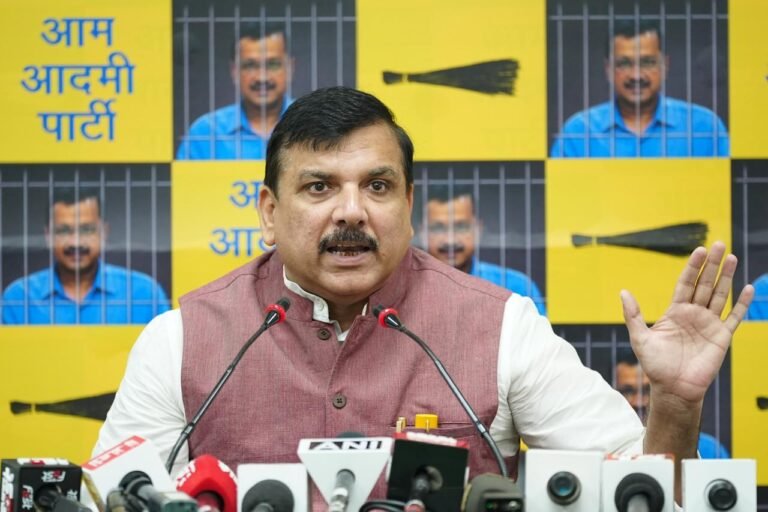 पिछले पांच वर्षों में भाजपा के राज्यों में 70 से अधिक पेपर लीक की घटनाएं हुई, इससे 1.70 करोड़ बेरोजगार युवा प्रभावित हुए हैं- संजय सिंह