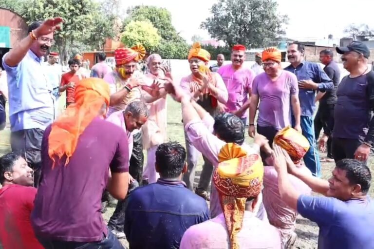 एसपी व एएसपी की बीन पर झूमे पुलिसकर्मी,वीडियो सोशल मीडिया पर वायरल