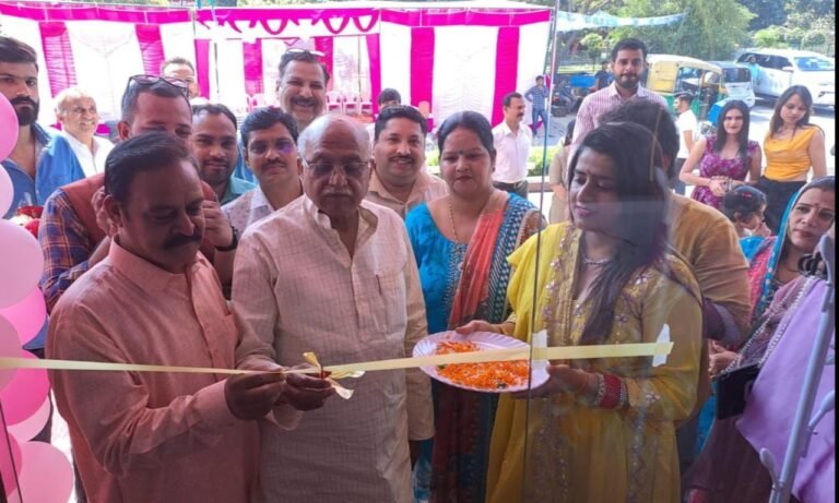 विधायक अमित अग्रवाल व भाजपा नेता आलोक सिसोदिया ने किया ड्रेस टू इंप्रेस, आउट फिट स्टोर का उद्घाटन