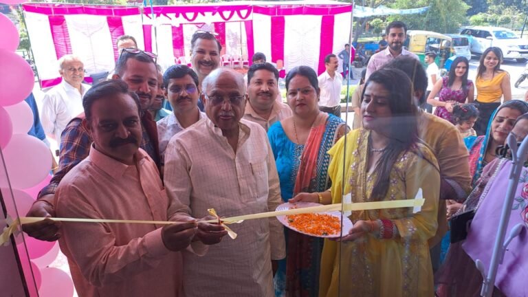 ड्रेस टू इंप्रेस स्टोर का विधायक अमित अग्रवाल ने किया उद्घाटन।&nbsp;