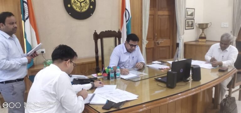आयुक्त ने मंडल के समस्त जनपदो में हुये विकास कार्यों के संबंध में वर्चुअल माध्यम से की समीक्षा