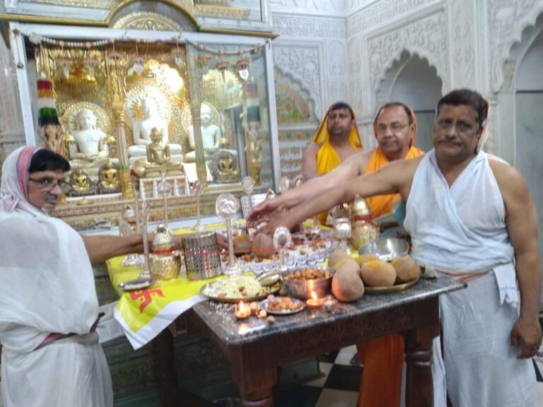 जैन तीर्थकर भगवान आदिनाथ के जन्म कल्याणक पर आदिनाथ विधान पाठ आयोजित
