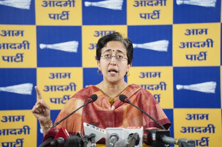 दिल्ली की जनता भाजपा से जवाब मांग रही, “मोदी की गारंटी, मोदी के जुमले” में क्यों बदल गई? आप