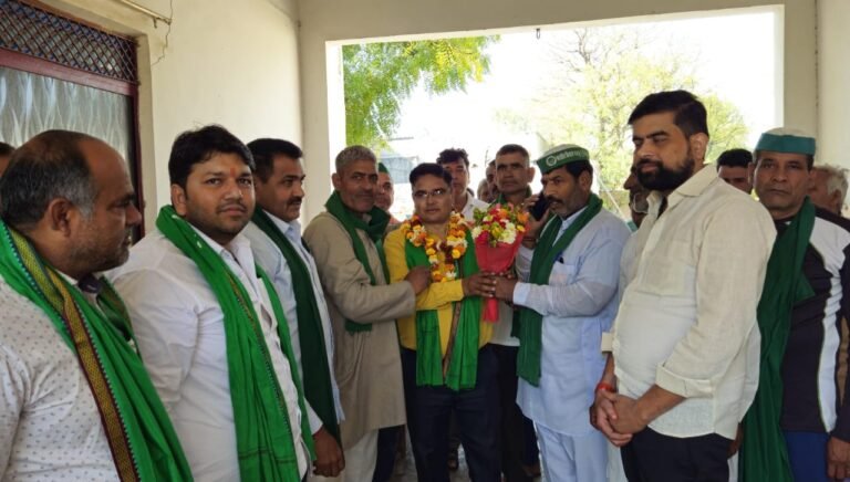 भारतीय किसान मजदूर यूनियन सिंघानिया ने वरिष्ठ सलाहकार मोहित तेवतिया को किया सम्मानित
