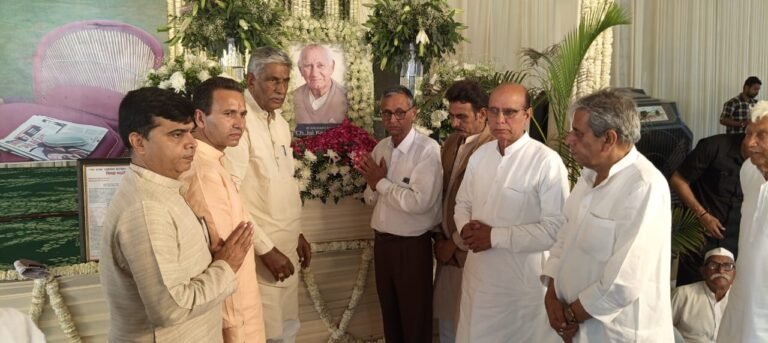 चौधरी जयकरण सिंह की शौकसभा में दी राजनीतिक दलों के नेताओं ने श्रद्धांजलि