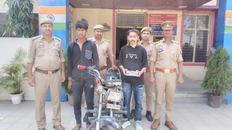 क्रासिंग रिपब्लिक पुलिस ने चोरी, लूट, छेड़छाड़ और दुष्कर्म के आरोप में 4 को पकड़ा
