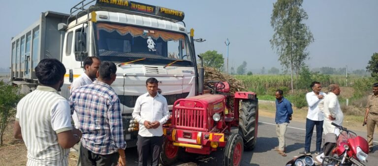 कंटेनर की टक्कर लगने से ट्रैक्टर ट्राली हुई क्षतिग्रस्त, चालक बाल बाल बचा
