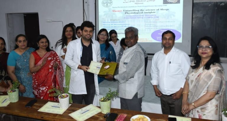 मेडिकल कॉलेज, मेरठ में पोस्टर प्रतियोगिता का आयोजन