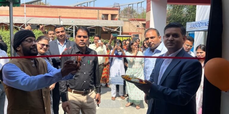 नोएडा में हेलीयोन की नई पहल, मोबाइल ओरल हेल्थ वैन से अब ज़रूरतमंदों को मिलेगा मुफ्त दांतों का इलाज