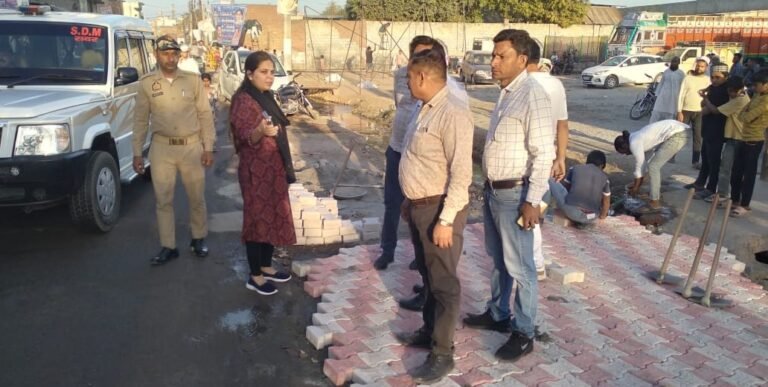 एसडीएम ने ईदगाह पर नमाज की तैयारियों का किया निरीक्षण