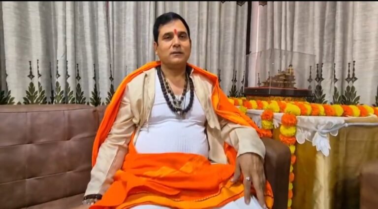 फटे कुर्ते और नंगे पांव लखनऊ पहुंचे विधायक नंदकिशोर गुर्जर, भाजपा के नोटिस का दिया जवाब