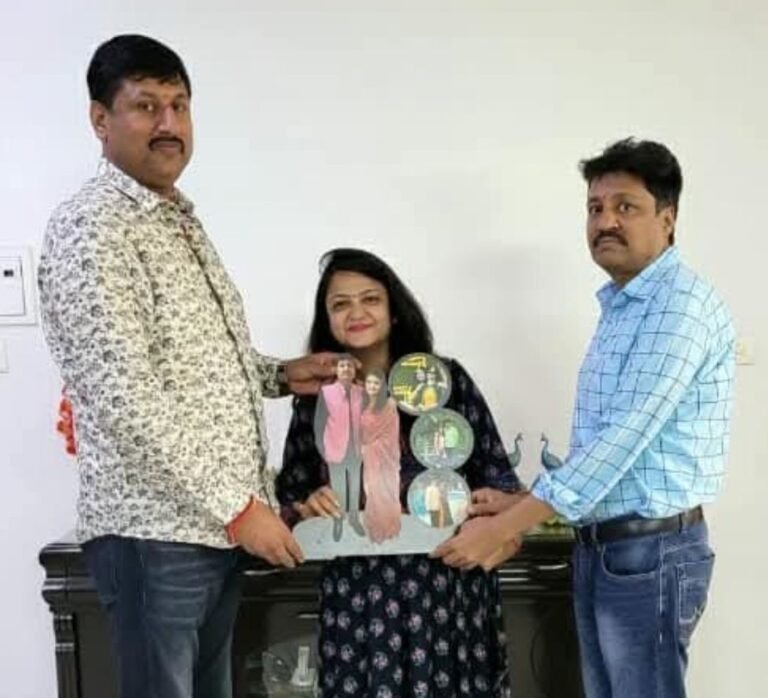 गुलमोहर एन्क्लेव में अनुजा बंसल का जन्मदिन धूमधाम से मनाया गया