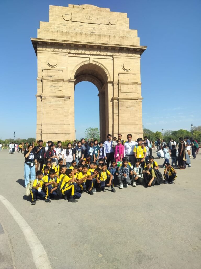 नवोदय द सेंटर ऑफ एक्सीलेंस ने बच्चों को दिखाया दिल्ली का स्वर्णिम सपना