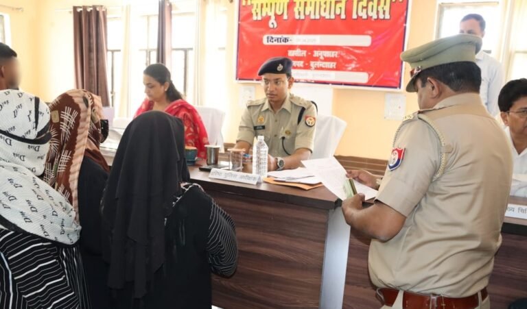 अनूपशहर तहसील में “सम्पूर्ण समाधान दिवस” के अवसर पर सुनी गयी जनसमस्याएं