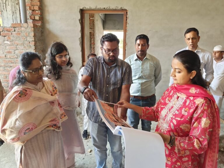 जिलाधिकारी ने नगर विकास विभाग द्वारा मस्तराम गंगा घाट निरीक्षण किया