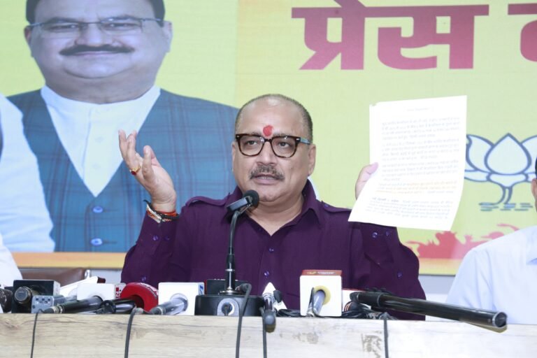 वक्फ बोर्ड में भ्रष्टाचार के डर और उसमें उनकी भूमिका का खुलासा होने की संभावना के कारण ही अमानतुल्लाह खान ने सुप्रीम कोर्ट का रुख किया है – दिल्ली भाजपा प्रवक्ता