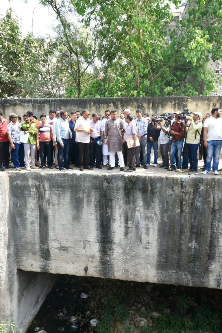 “पानी के लिए पारदर्शिता और जलभराव से मुक्ति —