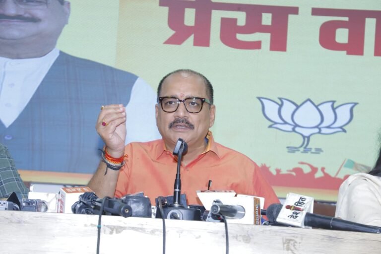 मुख्य मंत्री ने इ.डब्लू.एस. सर्टिफिकेट बनाने पर कोई रोक नही लगाई है — वीरेन्द्र सचदेवा