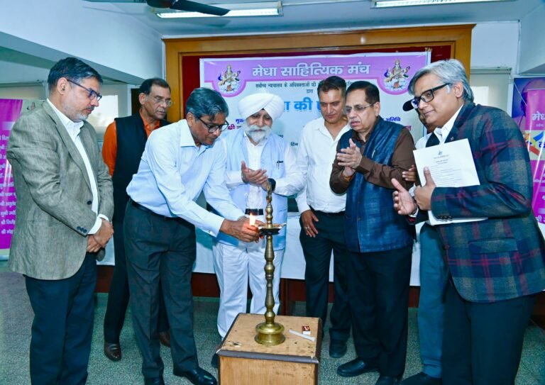 ”मेधा साहित्यिक मंच” ने किया ”कविता की एक शाम” का सफल आयोजन।