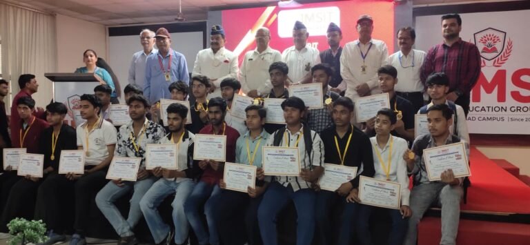 कारगिल विजय पर क्विज प्रतियोगिता, विजयी छात्रों को किया गया सम्मानित