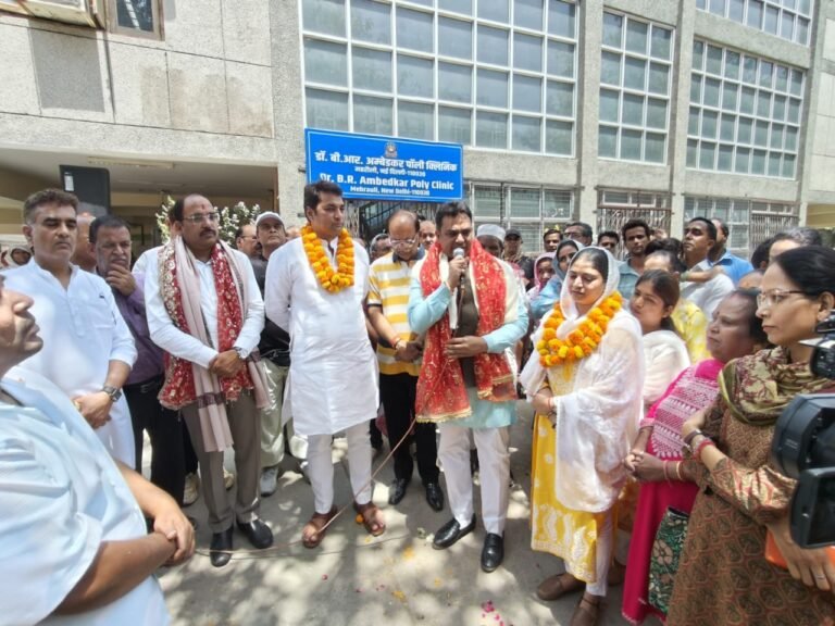 मेयर महेश कुमार ने मेहरौली में किया डॉ. बी. आर. अंबेडकर पॉली क्लीनिक का  उद्घाटन