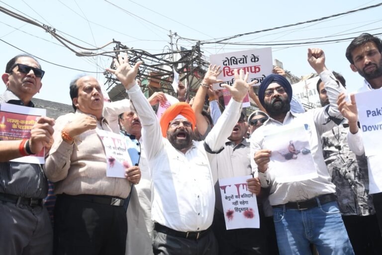 आंतकवादी घटनाओं को बर्दाश्त नहीं करेगा देश परमजीत सिंह, पम्मा व राकेश यादव