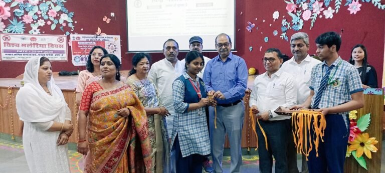 मलेरिया दिवस पर गाजियाबाद में निकाली गई जागरूकता रैली,बच्चों को दिलाई गई स्वास्थ्य शपथ