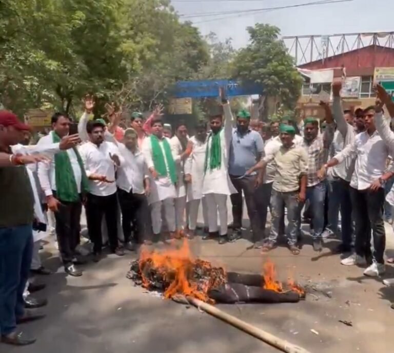 गाज़ियाबाद में भारतीय किसान यूनियन (अजगर) ने किया आतंकवाद का पुतला दहन, पहलगाम हमले के विरोध में दर्ज कराया आक्रोश