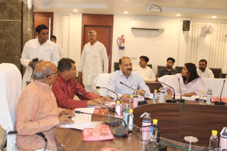 विधायक मेरठ कैंट की अध्यक्षता में आहूत की गई वित्तीय वर्ष 2025-26 की मार्ग एवं सेतु की कार्ययोजना अनुमोदन हेतु बैठक