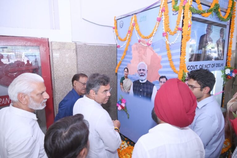 CSR इनिशिएटिव के तहत दिल्ली जल बोर्ड की अभिनव पहल, पूरे शहर में चरणबद्ध तरीके से लगेंगी और मशीनें