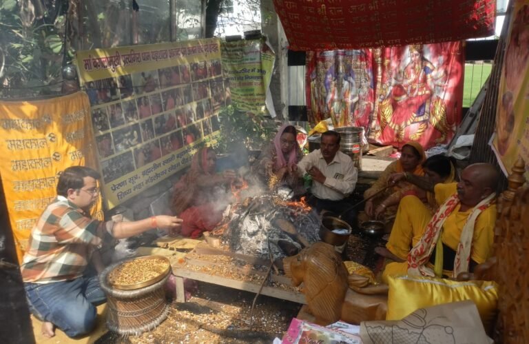 मां बगलामुखी प्राकट्य दिवस पर हुआ हवन और भंडारे का आयोजन