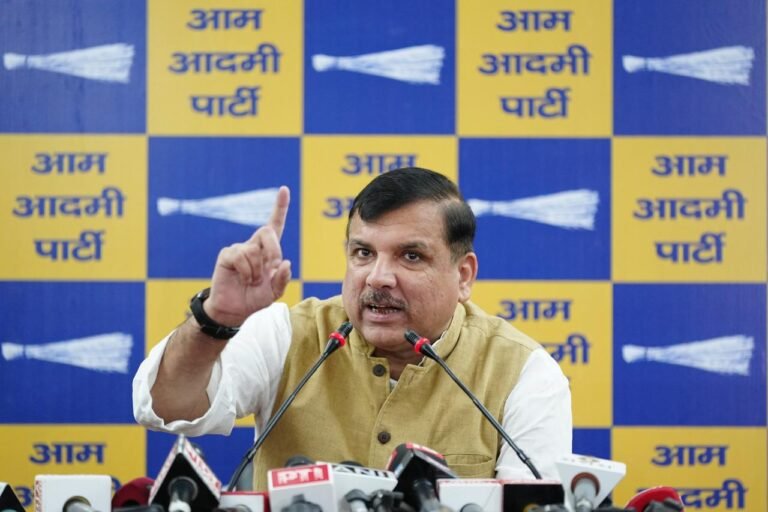 पाकिस्तान में घुसकर आतंकवादी ठिकानों को ध्वस्त करने वाली भारतीय सेना की बहादुरी को नमन करते हैं- संजय सिंह